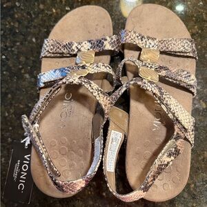 NWT Vionic Women’s Snake-Print Sandals Size 7